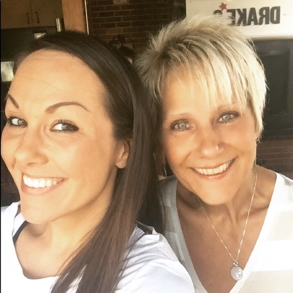 Meet your Posher, Colleen - Picture 8 of 14